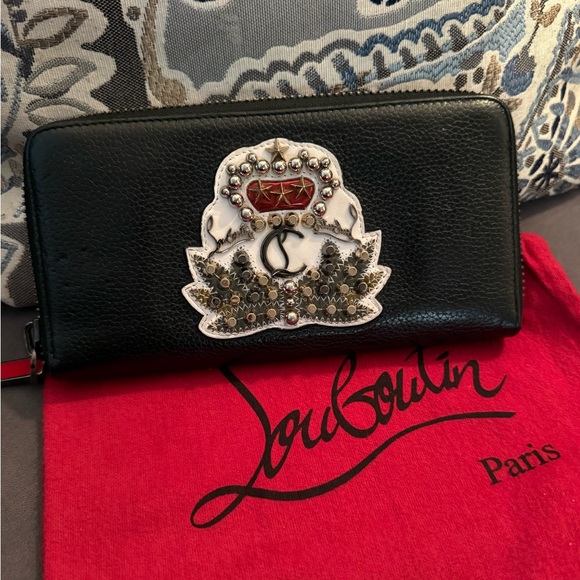 🔥RARE CHRISTIAN LOUBOUTIN PANETTONE CROWN SPIKE WALLET BLACK🔥 - Picture 7 of 17